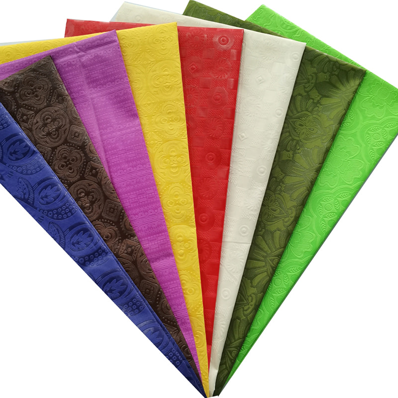 TMIE-08-2-2 110GSM de peso médio para vestuário de trabalho Tecido liso de cor brilhante tingido com tecido de popeline de poliéster em relevo com design de flores vívidas 3D